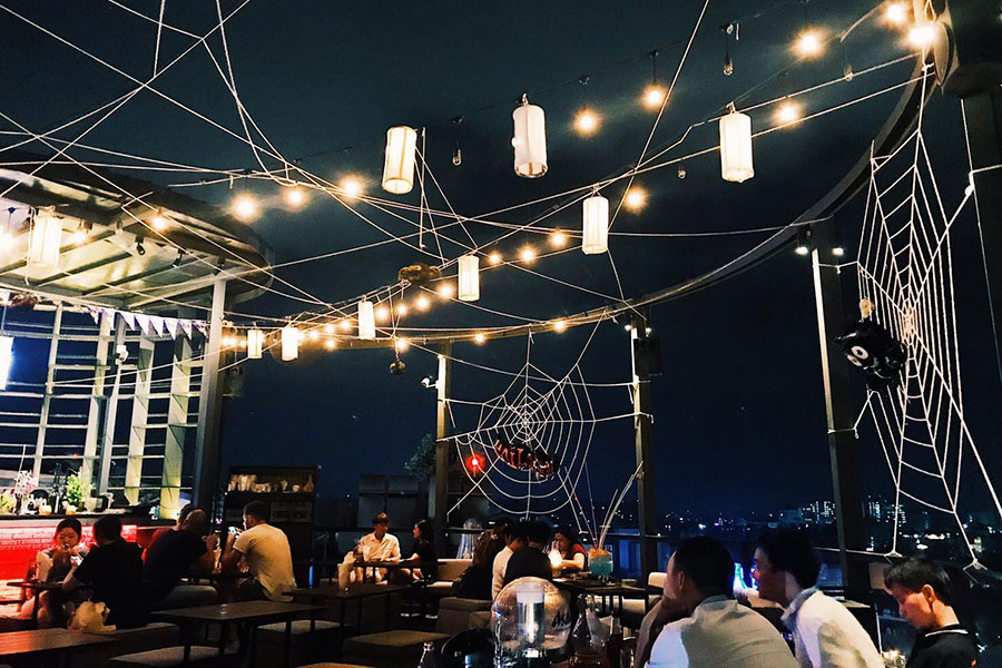 เปิดวาร์ป 11 ร้านแฮงค์เอาท์เชียงใหม่ นั่งชิลล์จิบเครื่องดื่มฟังเพลงเพราะๆ รับลมหนาว!