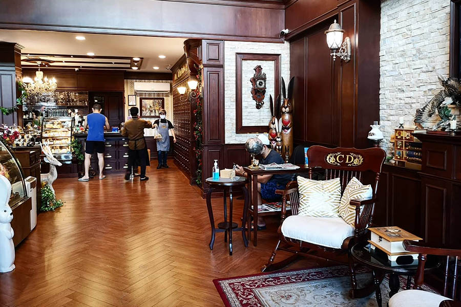 The Bridge Bistro Office Space001