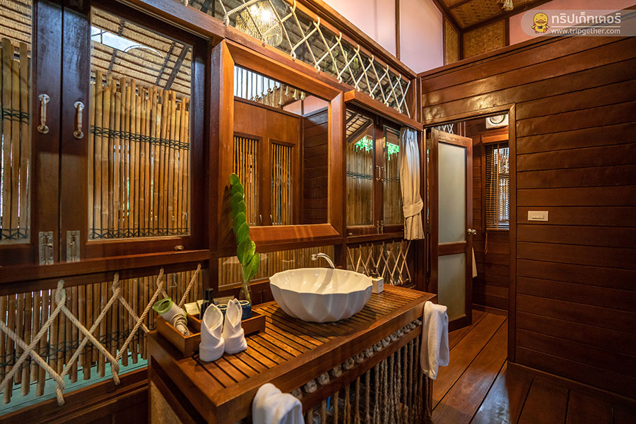 Thefloathouseriverkwai-54