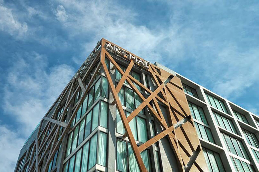 5 ที่พักกลางเมืองเชียงใหม่ มีสระว่ายน้ำบนดาดฟ้า ดูวิวภูเขาและวิวเมือง