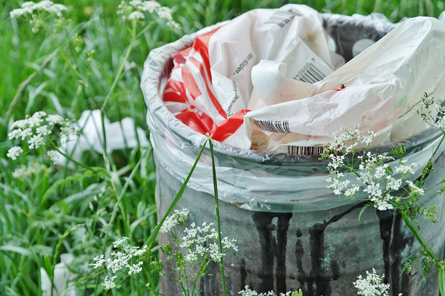 garbage-can-1423840_1280