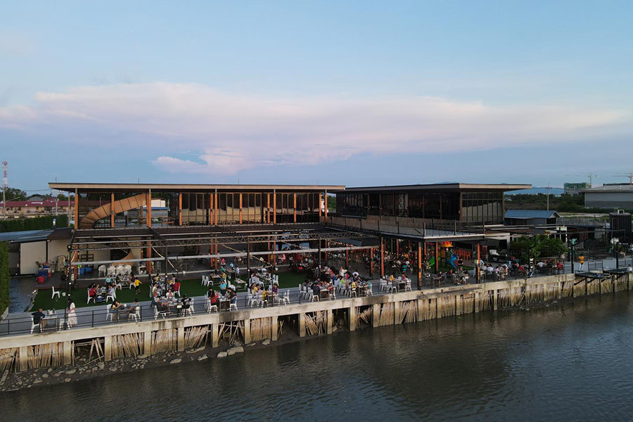 ร้านอาหาร-คาเฟ่ฉะเชิงเทราริมน้ำ